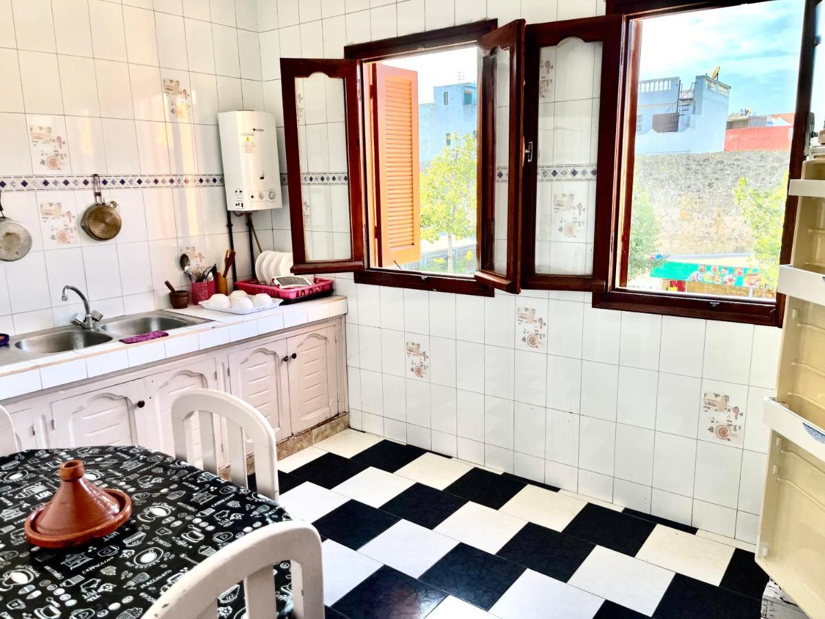 Soleado Apartamento Al Lado De La Preciosa Medina , A 3 Minutos De La Playa Andando I Асила Екстериор снимка